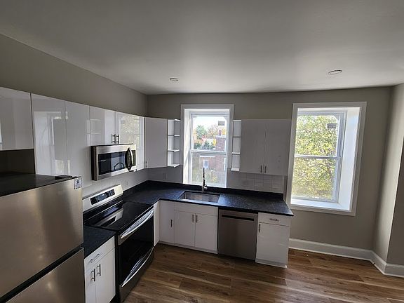 3rd image of 5535 Ridge Ave #B
