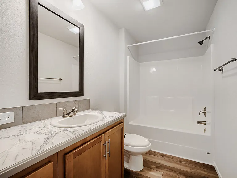 Family bathroom, 2nd floor