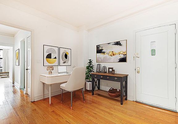 5th image of 200 W 90th St APT 6G