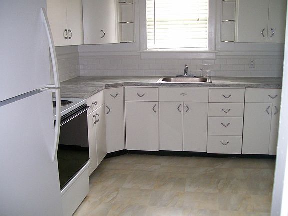 Newly refurbished eat in kitchen. Large pantry.