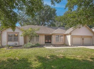 5401 W 96th Ter, Overland Park, KS 66207