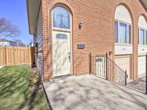 1261 Consort Cres, Burlington, ON L7M 1J8