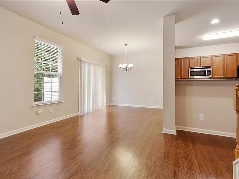 3242 Brockenhurst Dr — Photo 7