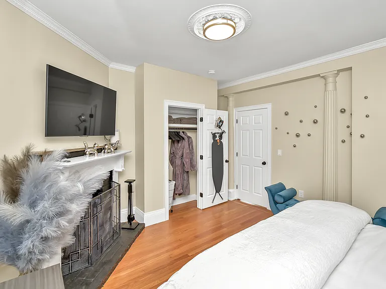 10 Pierce Ave #1 — Photo 9