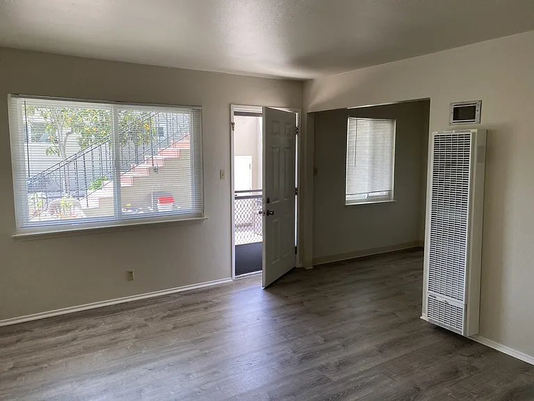 205 Avery Ln #3 — Photo 1