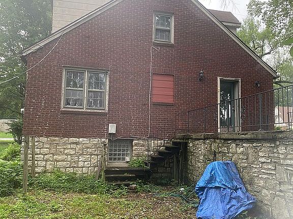 5th image of 4400 Garfield Ave