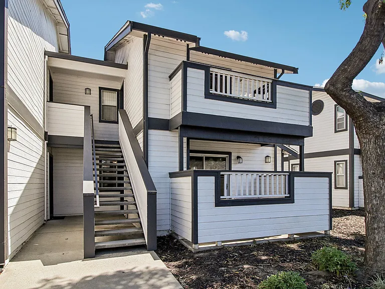 Terra House Apartments — Photo 47