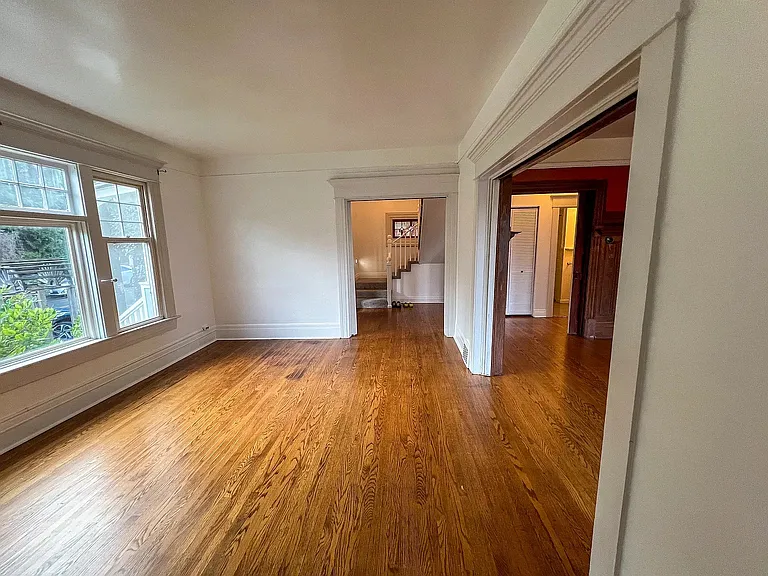 2362 Boyer Ave E — Photo 5