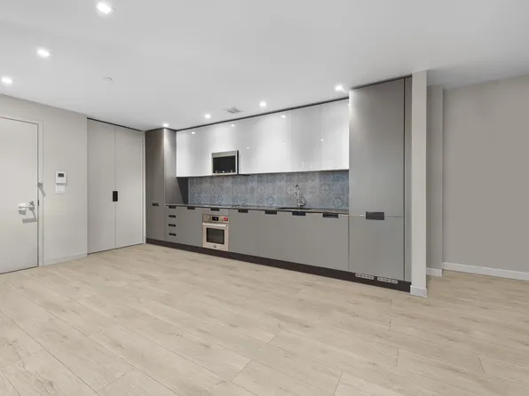 114 Mulberry St #602, New York, NY 10013