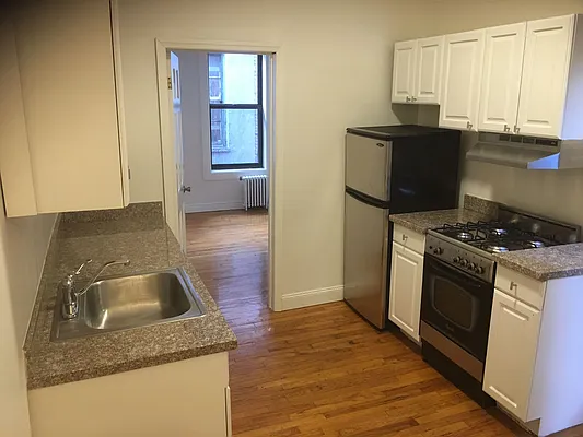 Rented by Skyline Realty LLC II | media 20