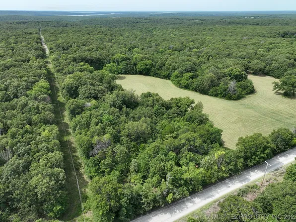 E 670th Rd, Wagoner, OK 74467