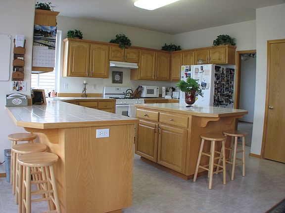 Open & Bright Kitchen