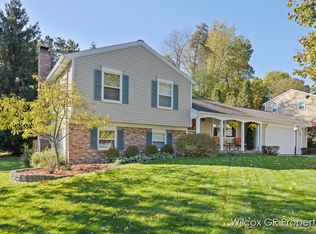 6532 Scarborough Dr SE, Ada, MI 49301