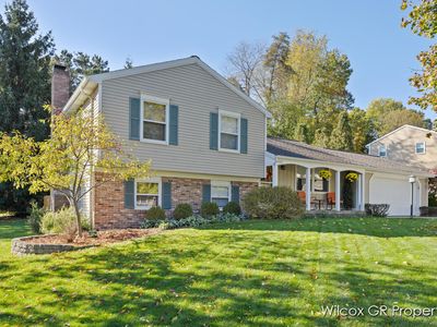 6532 Scarborough Dr SE, Ada, MI, 49301