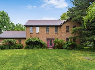 2966 Knoll Dr, Columbus, OH 43230