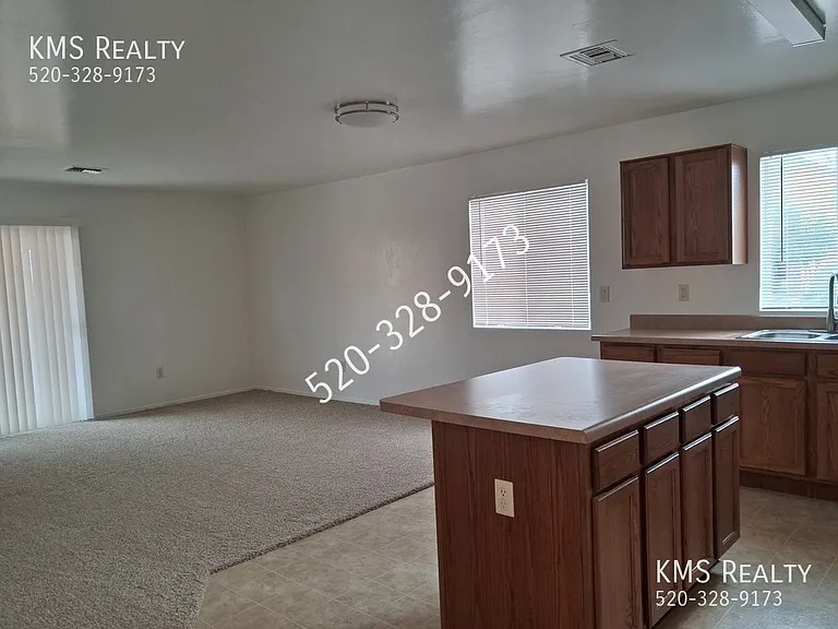 945 E Emma Marie Owner Agent — Photo 10