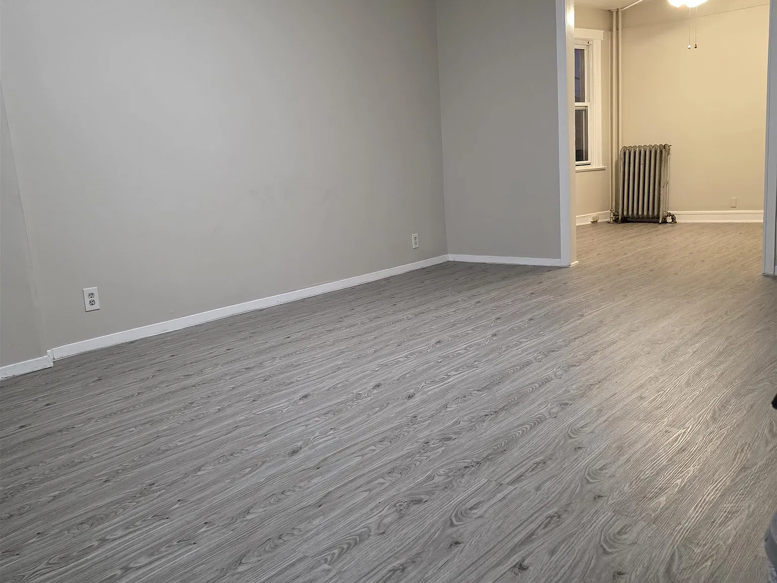 2 bed, 1.0 bath, 1100 sqft, $2,500 — Photo 2
