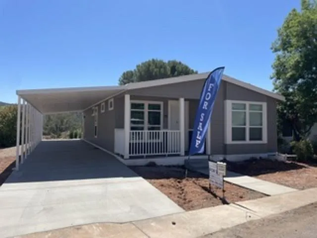 2 bed, 2.0 bath, 1500 sqft, $2,499 — Photo 2