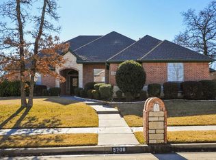 5700 Soapberry Dr, Fort Worth, TX 76244