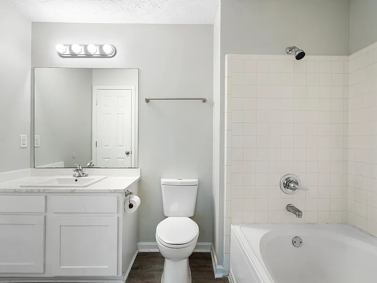 Salem Chase Apartments — Photo 22