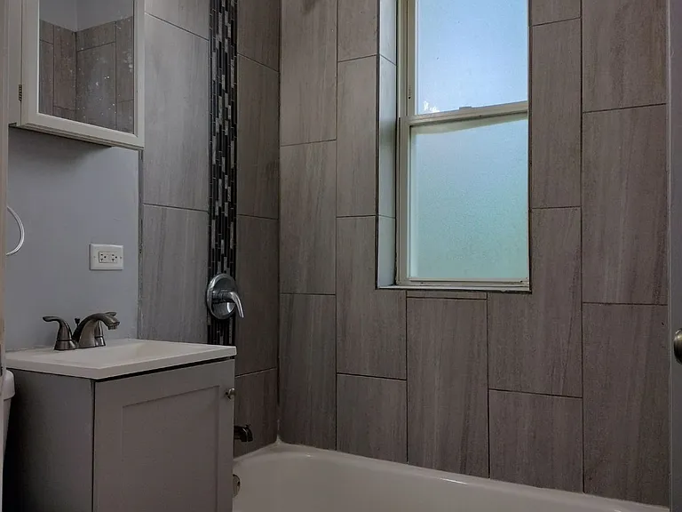 6601 S Green St #819-1 — Photo 11