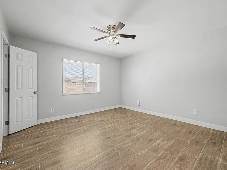 6536 W Turney Ave — Photo 20