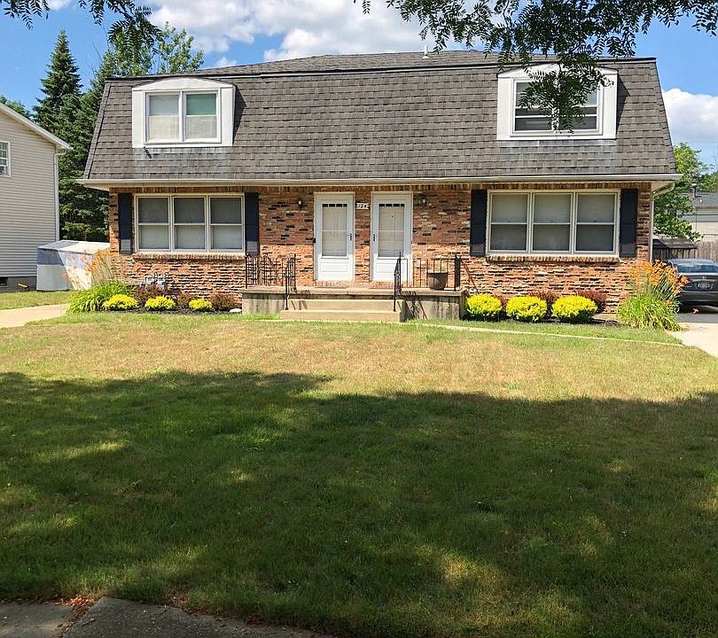 2nd image of 124 Pheasant Run Rd