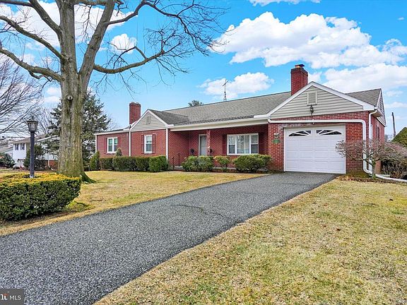 3rd image of 454 Highland Rd