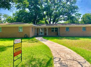 1309 S Pine St, Brady, TX 76825