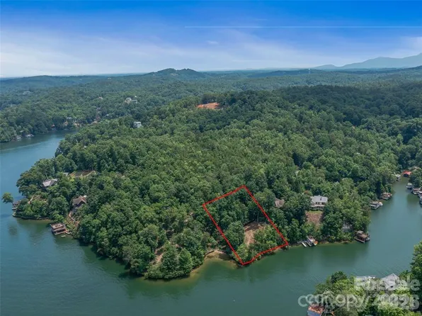 99999 Hawthorne Dr, Lake Lure, NC 28746