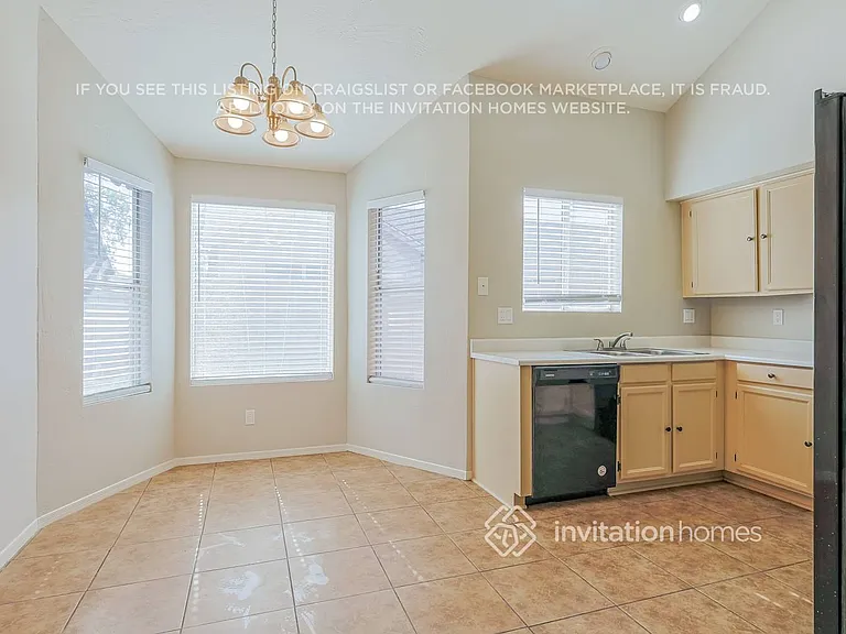 5829 S 42nd St — Photo 6
