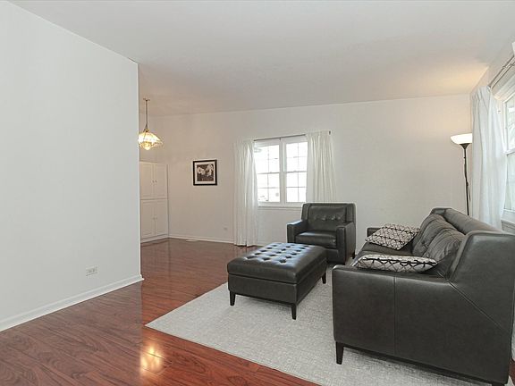 5th image of 51 Basswood Dr #51