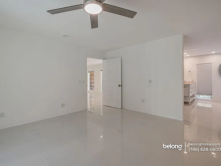 6235 4th St — Photo 21