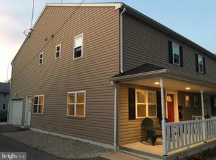 32 Walnut St, Phoenixville, PA 19460