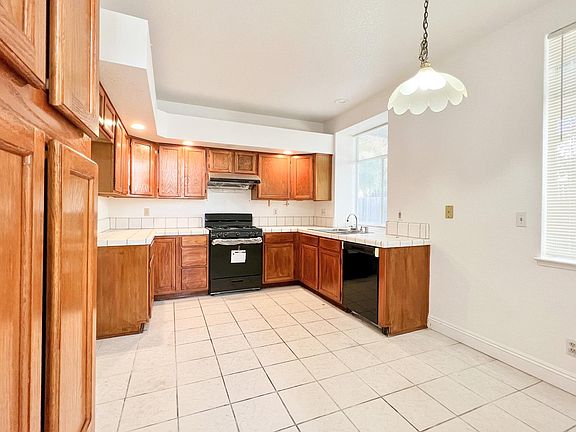 5th image of 8683 Bluefield Way