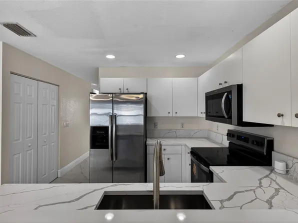 85 Citrus Park Ln, Boynton Beach, FL 33436