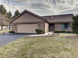 211 River Bend Close, Belvidere, IL 61008