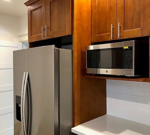 5th image of 2433 Franklin St APT 2