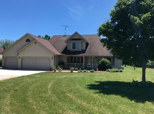 N6141 Alpine Rd, Sheboygan Falls, WI 53085