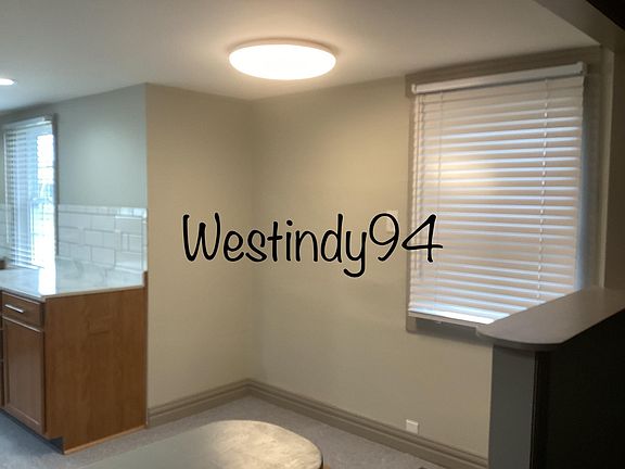 Dining area in kitchen