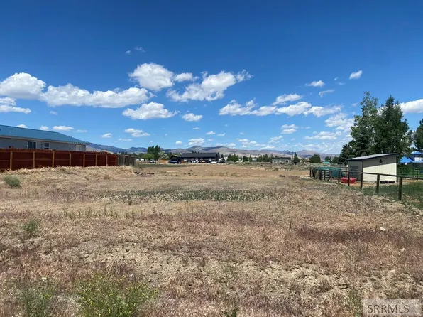 320 Leesburg Ln, Challis, ID 83226