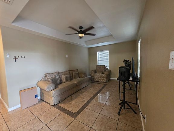 4th image of 1424 Franc Cigarroa Dr