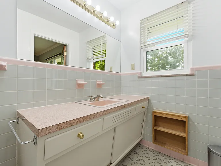 205 S Palisades Dr — Photo 15