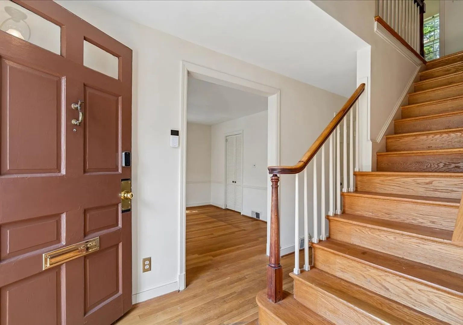 Spacious 4-Bedroom Bethesda Home with Garage, Huge Backyard & Covered Porch! — Photo 4