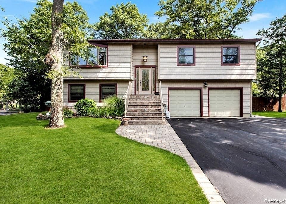 1st image of 15 Jamaica Avenue