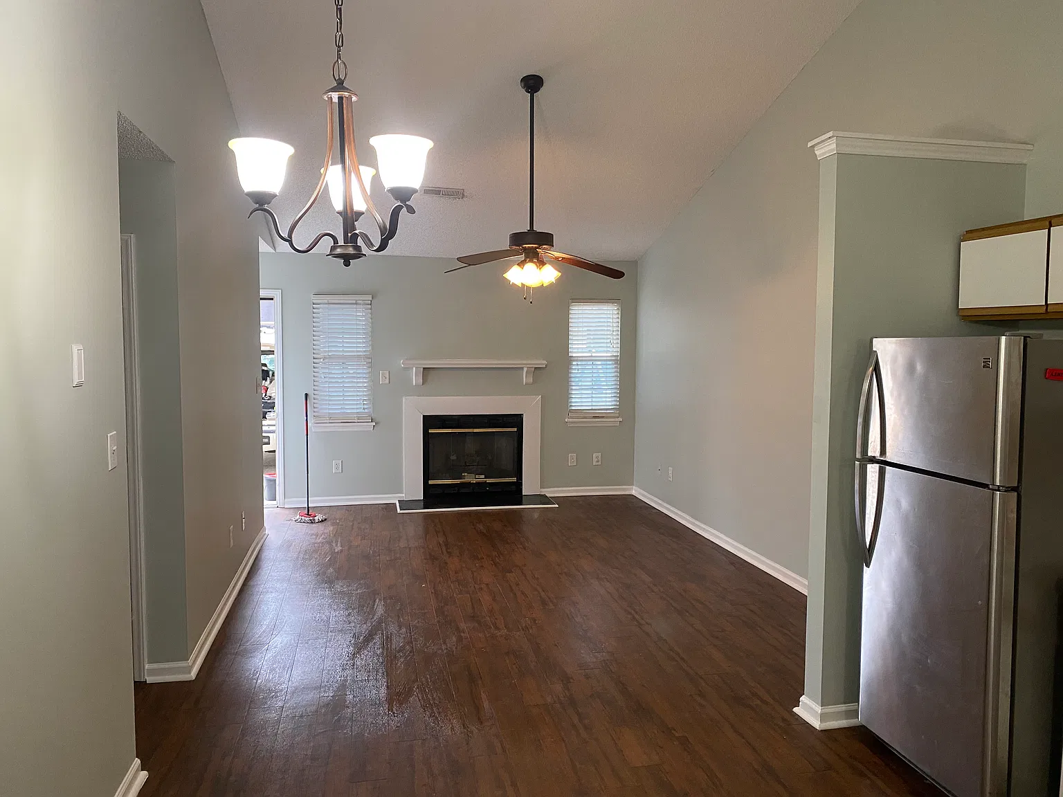 2013 Summerhaven Dr — Photo 2