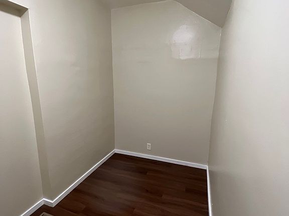 4th image of 360 S Irvine Ave Unit 3-1