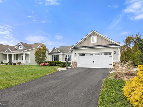 3rd image of 38704 Foxhall Rd