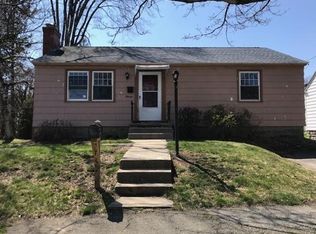 11 Rowena St, Worcester, MA 01606