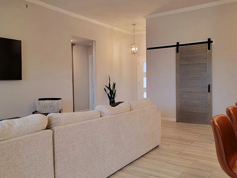 4705 Apatite Bluff Dr — Photo 14